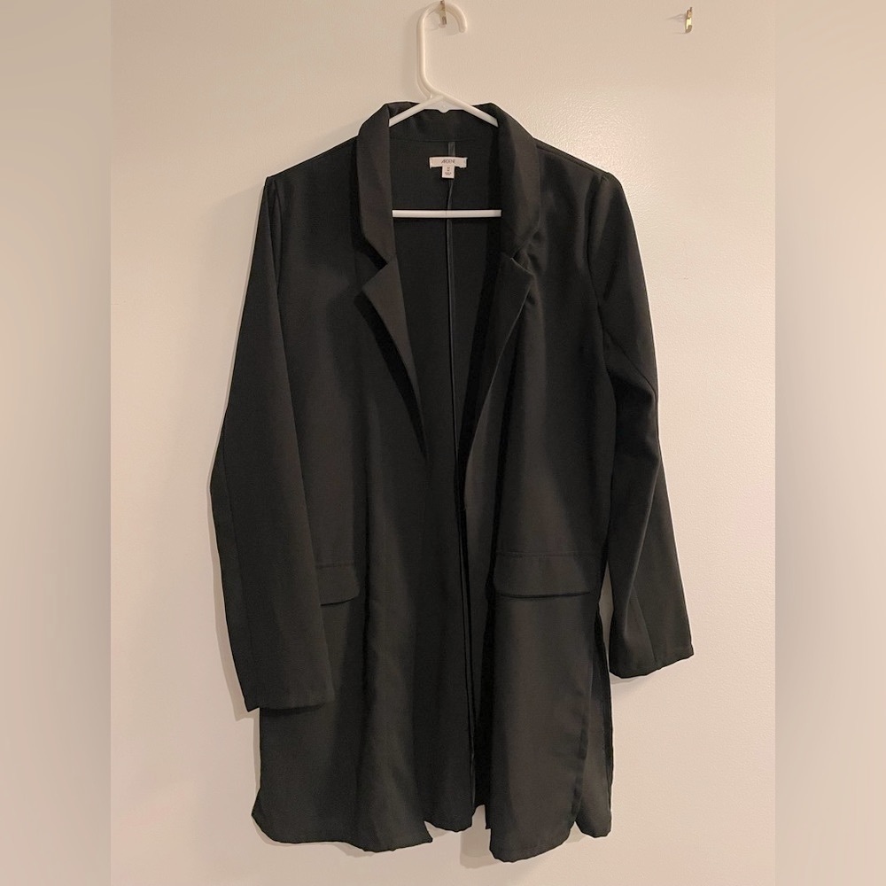 Black light summer coat